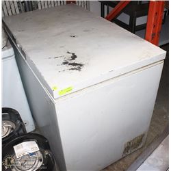 WHITE WHIRLPOOL FREEZER