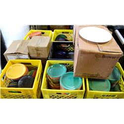 PALLET OF ASSORTED COLOURED PLASTIC DISHWARE
