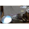 Image 1 : LOT OF KITCHEN ITEMS AND ACCESSORIES - INCLUDES