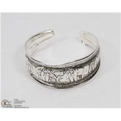 VINTAGE STYLE ESTATE BANGLE