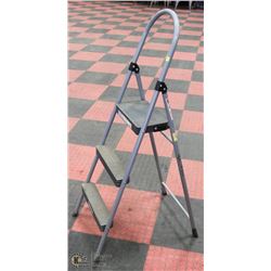 3 STEP LADDER