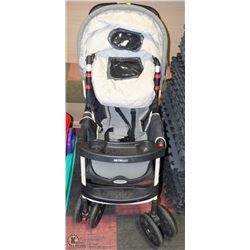 GRACO STROLLER WITH PLASTIC RAIN COVER