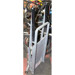 FOLDING SAFETY LADDER WITH SIDE BARS