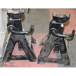 PAIR OF PRO POINT HEAVY DUTY JACK STANDS