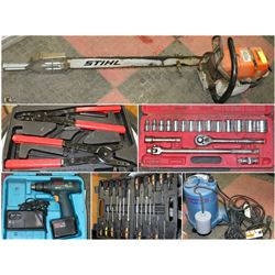 FEATURED PAWNSHOP AND AUTOBODY CLOSURE