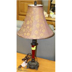 BURGUNDY TABLE LAMP WITH BASE AND FLORAL SHADE