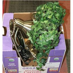 SHOWHOME DECOR INCL SILVER TONE TRAY, LAMP,