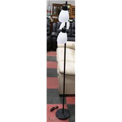 BLACK FLOOR LAMP WITH 3 LIGHT HEADS