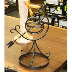 SHOWHOME ACCENT PIECE