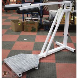 HYDRAULIC LEG SQUAT EXERCISE UNIT WITH ADJUSTABLE