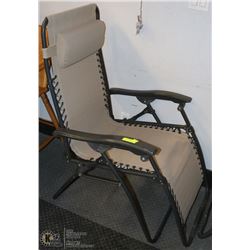 ZERO GRAVITY LOUNGE CHAIR