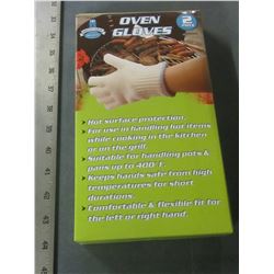1 New Pair Oven Gloves / a must have for BBQ or Camping