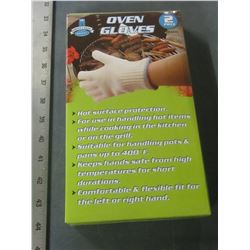 1 New Pair Oven Gloves / a must have for BBQ or Camping