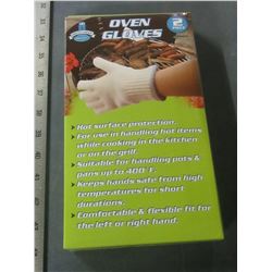 1 New Pair Oven Gloves / a must have for BBQ or Camping