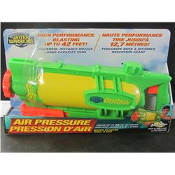 New Water Warriors Water Blaster / shoots water up to 42 feet