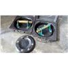 Image 2 : 2 WOODS POWERGRIP GLASS LIFTING TOOLS