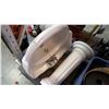Image 1 : PEDESTLE SINK