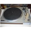 Image 2 : SANYO TP1005A TURNTABLE