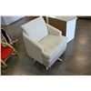 Image 2 : VINTAGE WHITE BUCKET CHAIR
