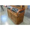 Image 2 : BEAUTIFUL STRATHROY FURNITURE WALNUT CURVED GLASS 2 PIECE DISPLAY CABINET