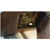 Image 3 : VINTAGE PERIVALE MANTLE CLOCK WITH KEY AND PENDULUM