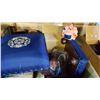 Image 2 : 2 EASTERN FOOTSTOOLS AND RC SUMO WRESTLERS