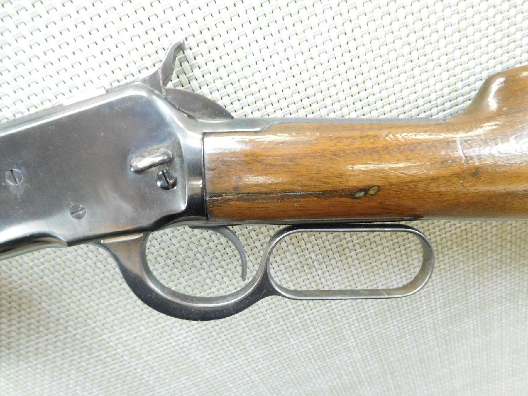 WINCHESTER MODEL 1892 SADDLE RING CARBINE CALIBER 44 40 WCF WINCHESTER MODEL 1892 SADDLE RING CARBINE CALIBER 44 40 WCF