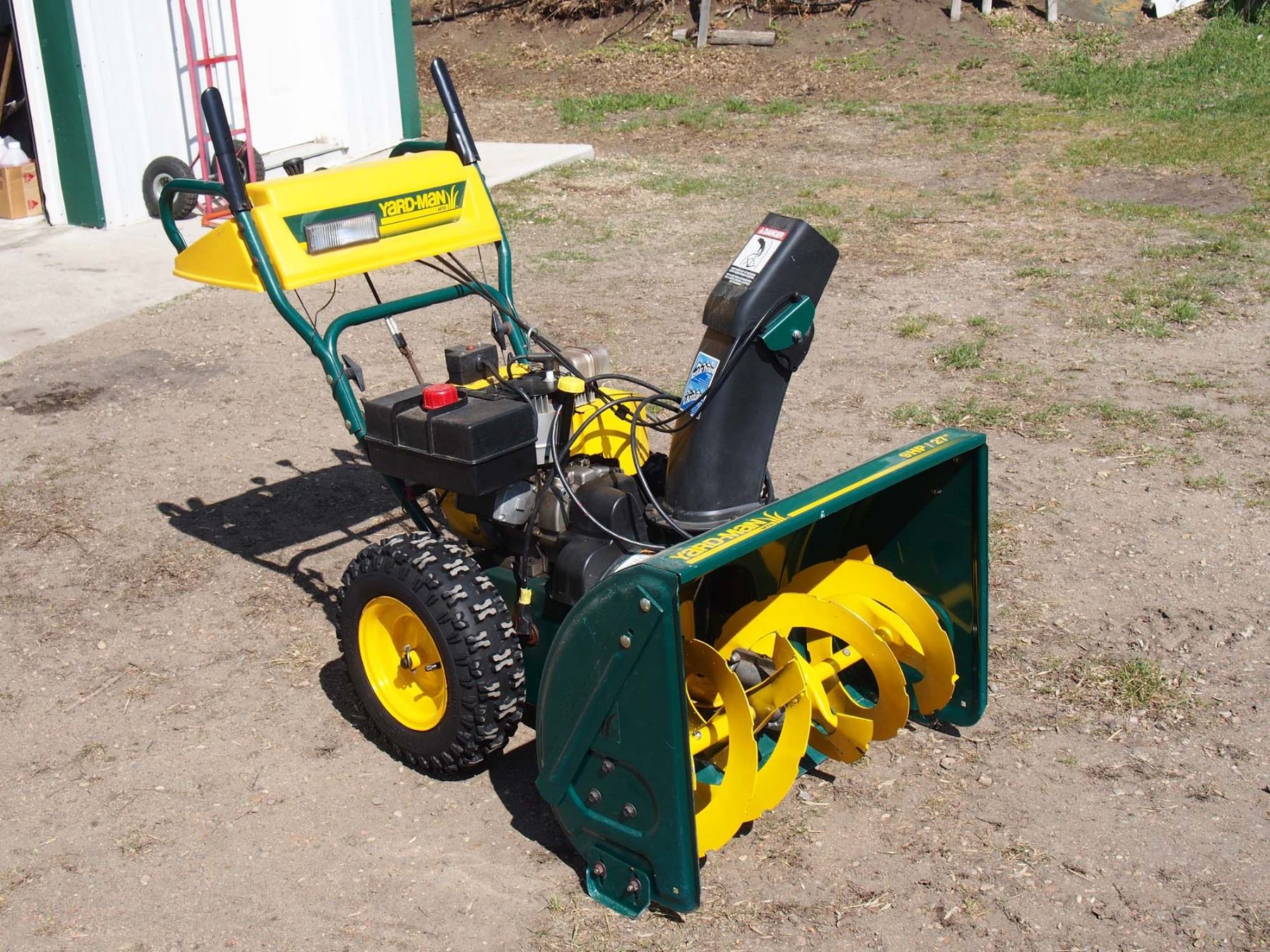 MTD Yard Machines two-stage snow blower, 5/22 with electric start - AAA ... Yard machines by mtd snow blower