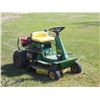 Image 2 : John Deere R92 Riding Lawn Mower, 10 1/2 HP, Running