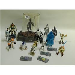 SET OF 19 STAR WARS FIGURE AND 4 STARWARS CHIPS