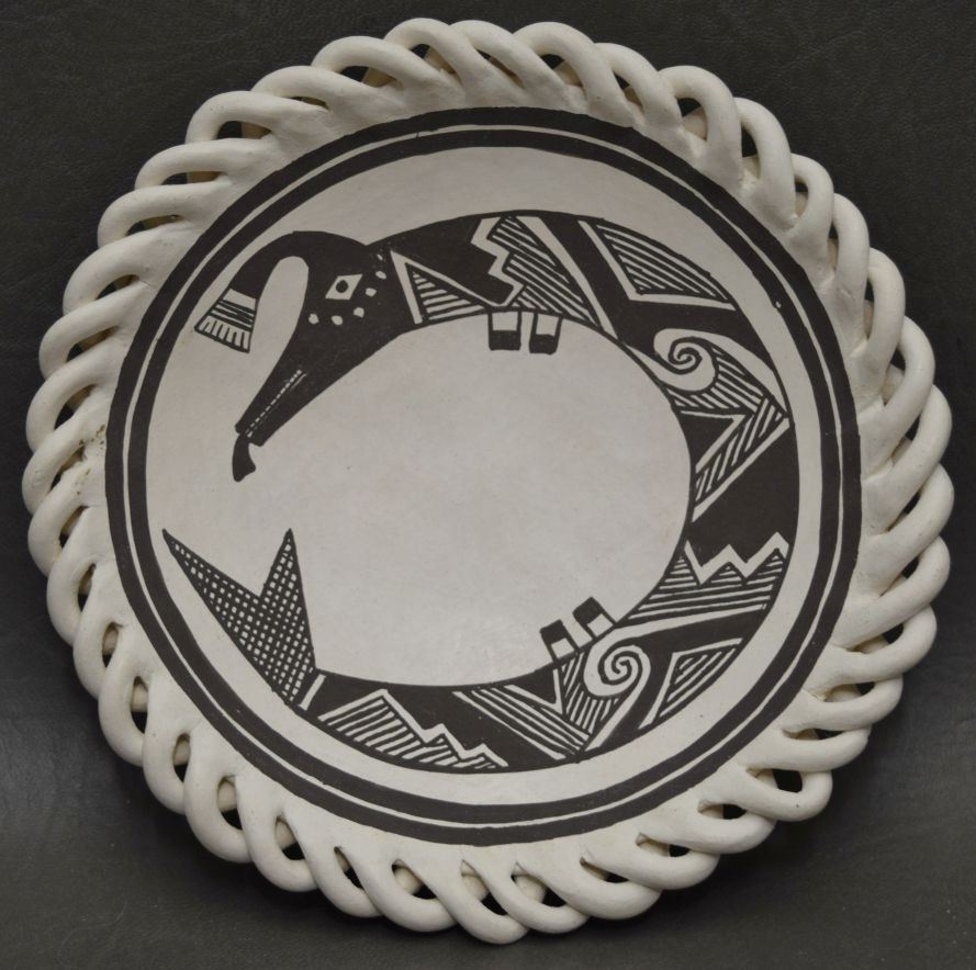 ACOMA POTTERY PLATE (JUANICO)