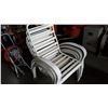 Image 2 : 4 WHITE PATIO CHAIRS