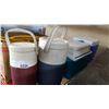 Image 1 : 2 COOLERS AND 2 DRINK THERMOSES