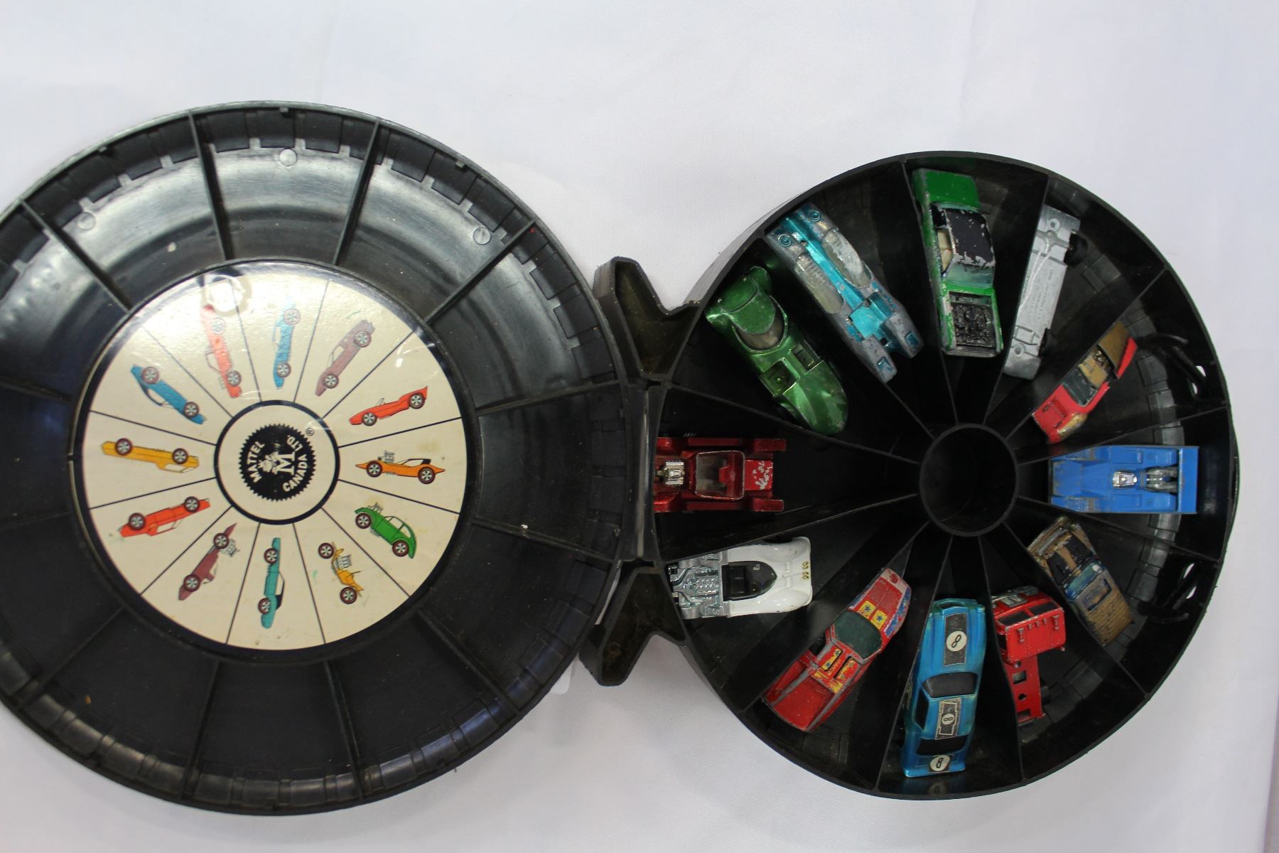 1968 HOT WHEELS RALLY CASE FULL OF ORIGINAL RED LINE HOT WHEEL CARS 1968 HOT WHEELS RALLY CASE FULL OF ORIGINAL RED LINE HOT WHEEL CARS