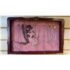 Image 2 : JEWELERY BOX W/ CONTENTS