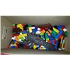 Image 2 : 4 LEGO CONTAINERS FULL OF LEGO