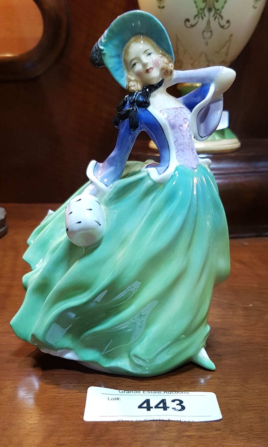 ROYAL DOULTON AUTUMN BREEZES FIGURINE