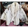 Image 1 : VINTAGE LADIES FOX FUR JACKET