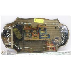 ANTIQUE DECORATIVE WALL MIRROR