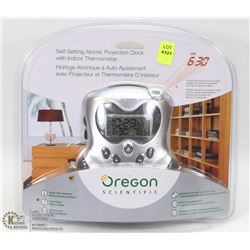 SELF SEATING ATOMIC PROJECTION CLOCK WITH INDOOR