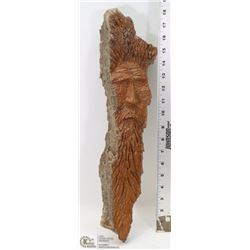 TALL WOODEN WIZARD WALL DÉCOR