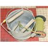 Image 1 : VINTAGE BUCKET AND WIRE