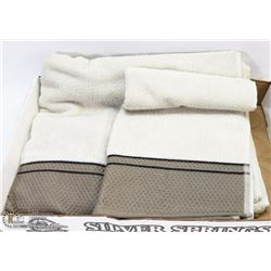 NEW 2PC PERSONAL DIAMONDS ARE FOREVER TOWEL SET