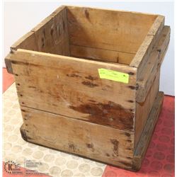 ANTIQUE WOOD CRATE