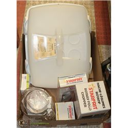 ESTATE BOX OF KITCHEN AND BAKING ITEMS