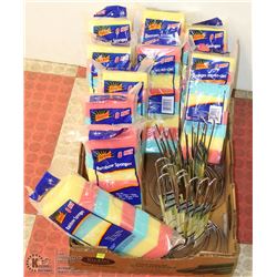 FLAT OF SPONGES AND PAPER TOWEL HOLDERS