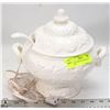 Image 1 : VINTAGE WHITE ELECTRIC SOUP TUREEN