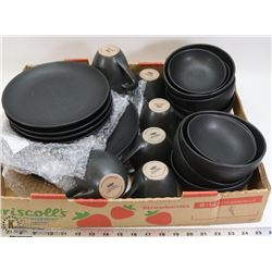 28PC BLACK INDIGO DISHWARE