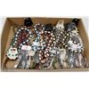 Image 1 : FLAT OF ASSORTED NECKLACES