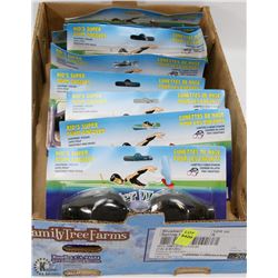 FLAT OF SWIMMING GOGGLES